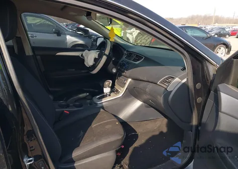 2015 Nissan Sentra S z USA, uszkodzony, nr VIN 3N1AB7AP7FY315754